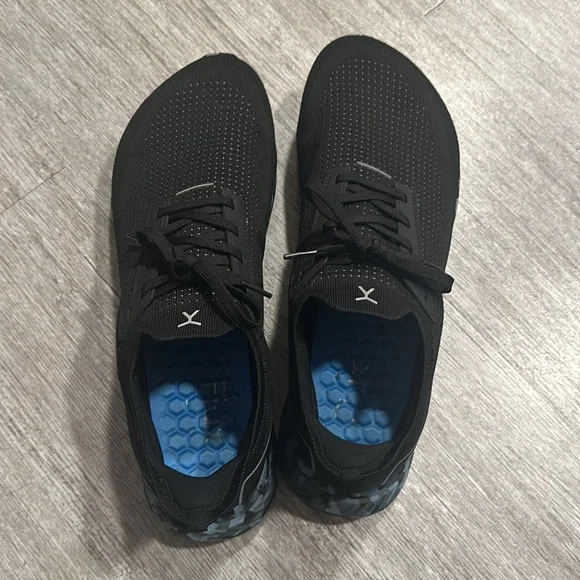 Men's Black Running Shoes - Picture 5 of 8